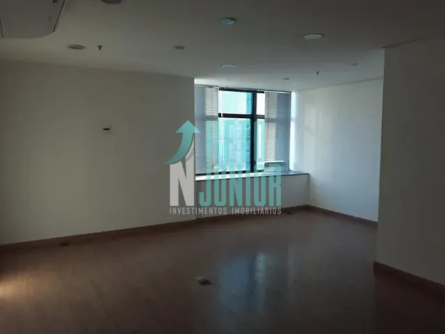 Conjunto com 245m², para alugar, no bairro Vila Olímpia em São Paulo