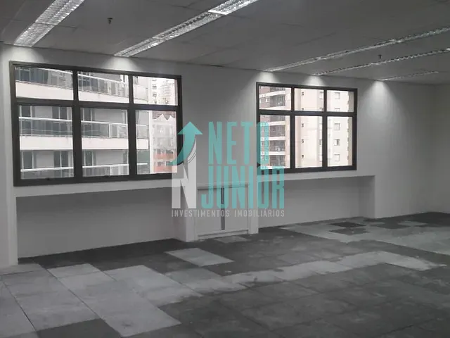 Conjunto com 130m², para alugar, no bairro Vila Olímpia em São Paulo