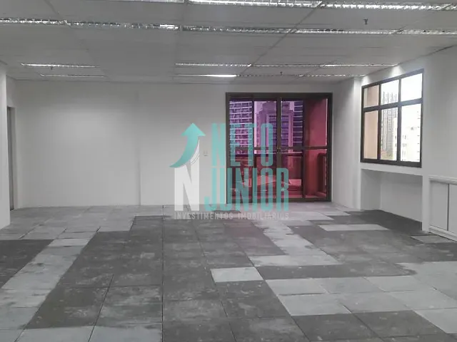 Conjunto com 130m², para alugar, no bairro Vila Olímpia em São Paulo