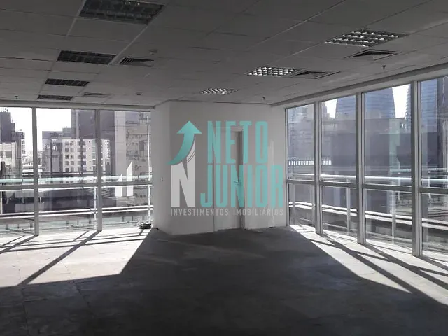 Conjunto com 222m², para alugar, no bairro Vila Olímpia em São Paulo