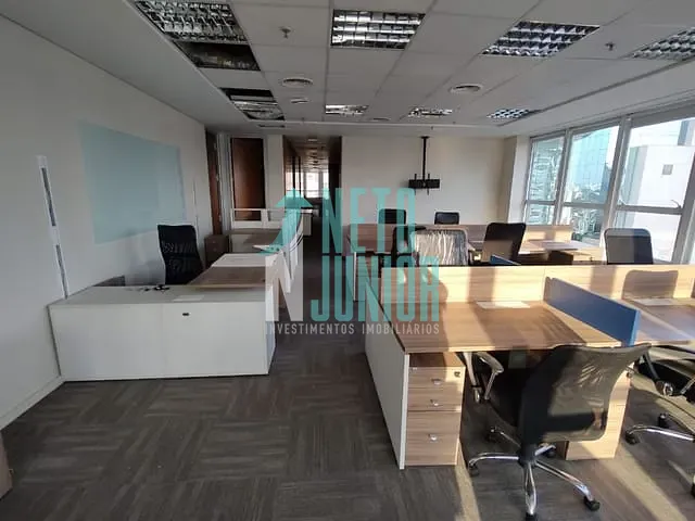 Conjunto com 220m², para alugar, no bairro Cidade Monções em São Paulo