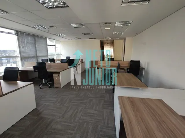 Conjunto com 220m², para alugar, no bairro Cidade Monções em São Paulo