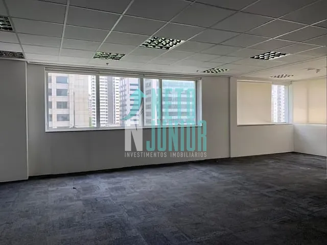 Conjunto com 459m², para alugar, no bairro Moema em São Paulo