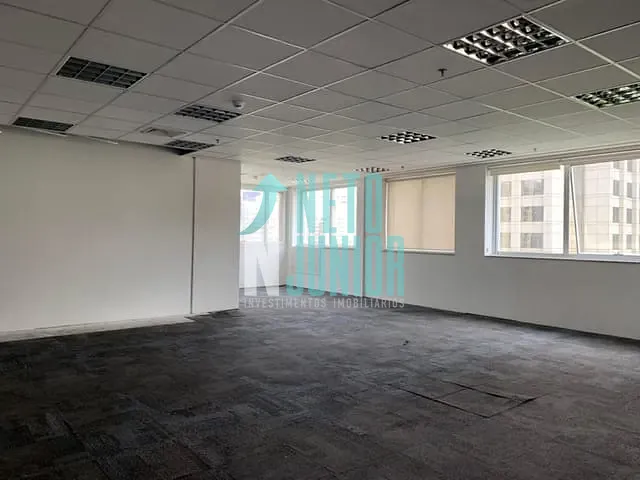 Conjunto com 459m², para alugar, no bairro Moema em São Paulo