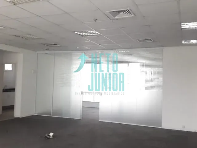 Sala com 133m², para alugar, no bairro Cidade Monções em São Paulo