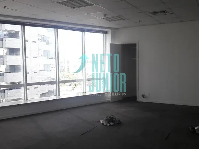 Sala com 133m², para alugar, no bairro Cidade Monções em São Paulo
