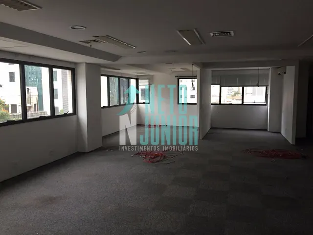 Conjunto com 150m², para alugar, no bairro Vila Nova Conceição em São Paulo