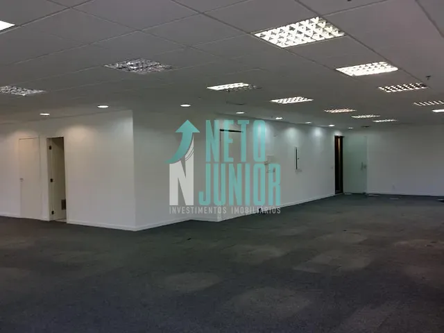 Conjunto com 300m², à venda ou para alugar, no bairro Vila Nova Conceição em São Paulo