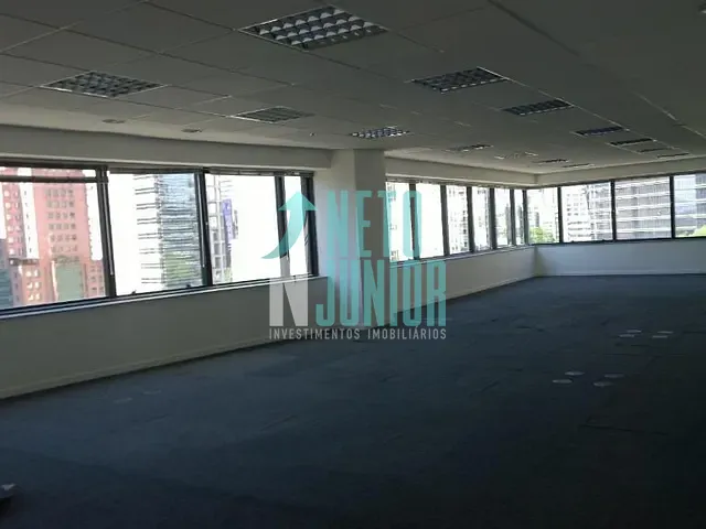 Conjunto com 300m², à venda ou para alugar, no bairro Vila Nova Conceição em São Paulo