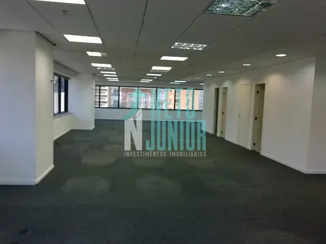 Conjunto com 300m², à venda ou para alugar, no bairro Vila Nova Conceição em São Paulo