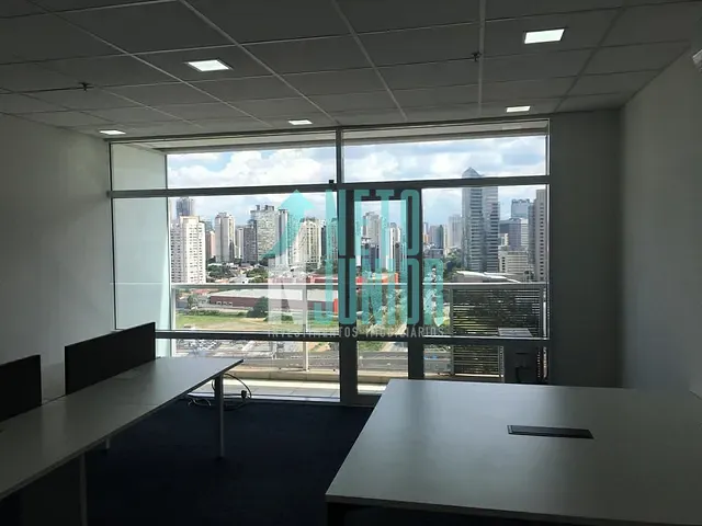 Conjunto comercial com 42m², à venda ou para alugar, no bairro Brooklin Novo em São Paulo