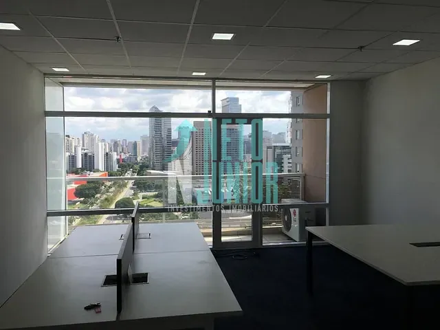 Conjunto comercial com 42m², à venda ou para alugar, no bairro Brooklin Novo em São Paulo