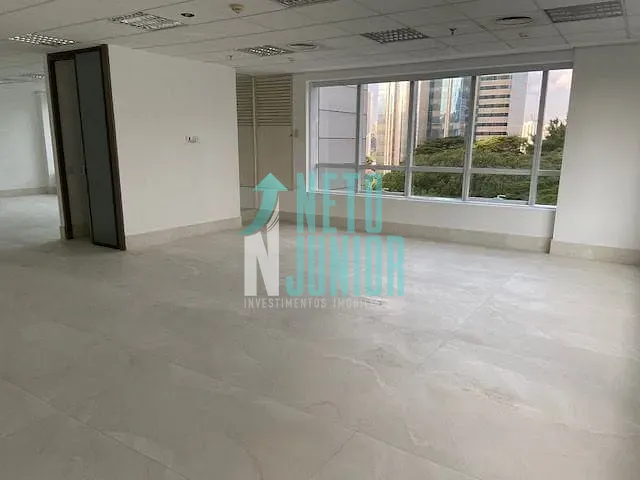 Sala com 130m², para alugar, no bairro Cidade Monções em São Paulo