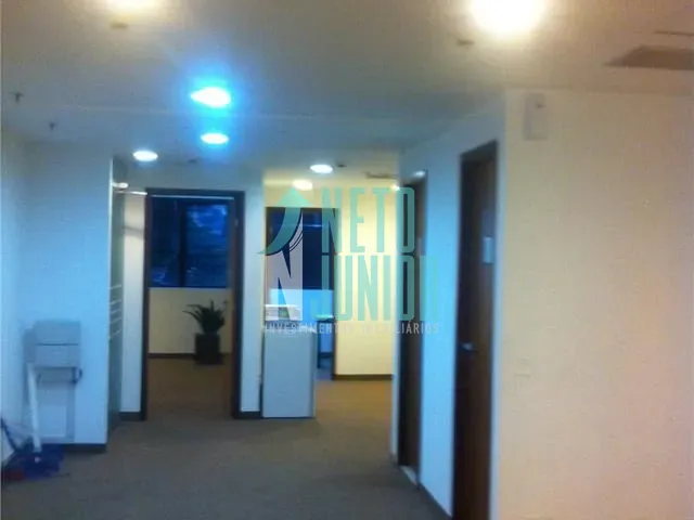 Conjunto com 125m², para alugar, no bairro Indianópolis em São Paulo