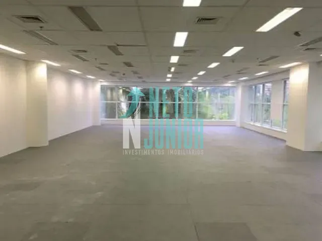 Conjunto com 200m², para alugar, no bairro Vila Nova Conceição em São Paulo