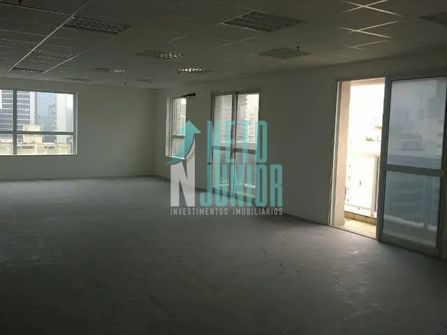 Conjunto com 125m², à venda ou para alugar, no bairro Vila Olímpia em São Paulo