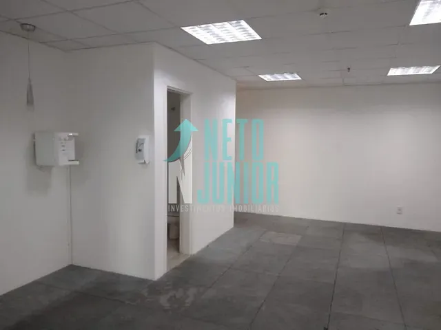 Conjunto com 42m², à venda ou para alugar, no bairro Vila Gertrudes em São Paulo