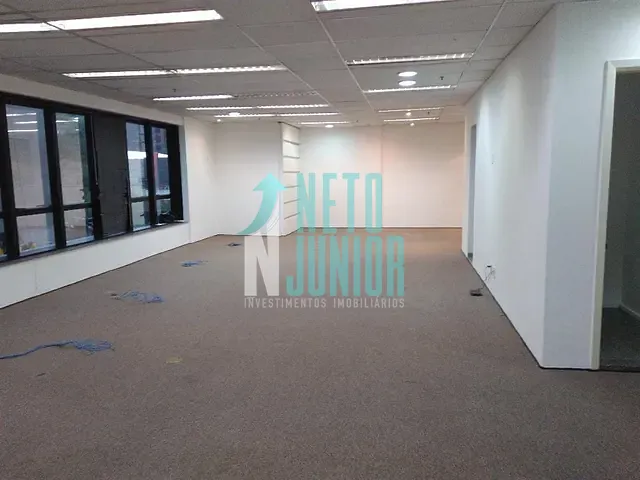 Conjunto com 182m², à venda ou para alugar, no bairro Vila Olímpia em São Paulo