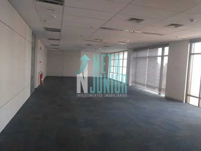 Conjunto com 500m², para alugar, no bairro Moema em São Paulo