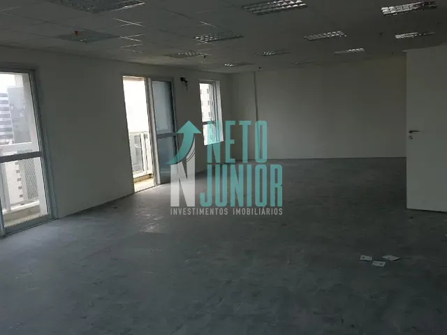 Conjunto com 362m², para alugar, no bairro Vila Olímpia em São Paulo