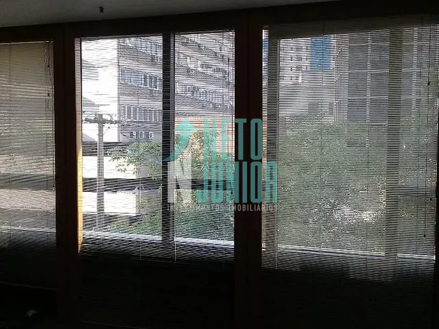 Conjunto com 137m², para alugar, no bairro Itaim Bibi em São Paulo