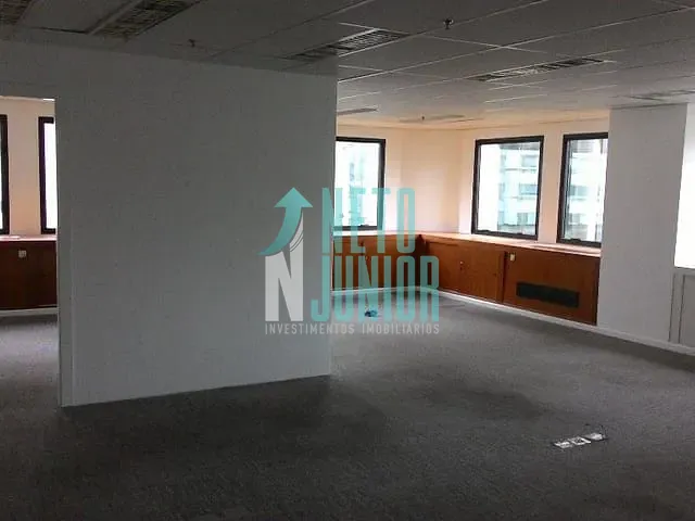 Conjunto com 98m², para alugar, no bairro Itaim Bibi em São Paulo