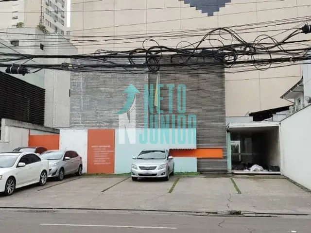 Casa com 504m², para alugar, no bairro Jardim America em São Paulo