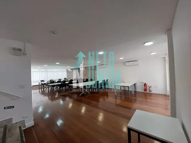 Casa com 570m² 5 quartos e 3 banheiros, para alugar, no bairro Higienópolis em São Paulo