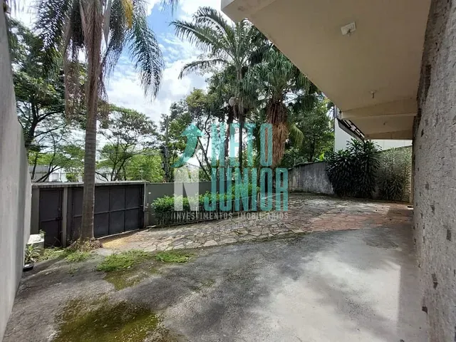 Casa com 570m² 5 quartos e 3 banheiros, para alugar, no bairro Higienópolis em São Paulo
