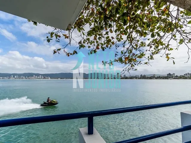 Casa com 251m² 3 quartos e 4 banheiros, à venda, no bairro Condomínio Península em Guarujá