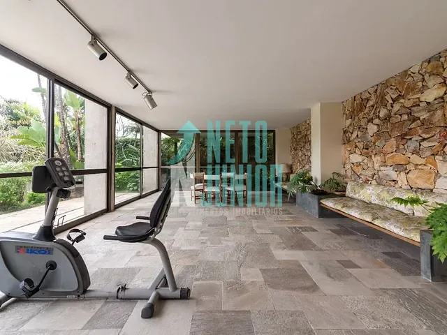 Casa com 1127m² 4 quartos e 6 banheiros, para alugar, no bairro Pacaembu em São Paulo