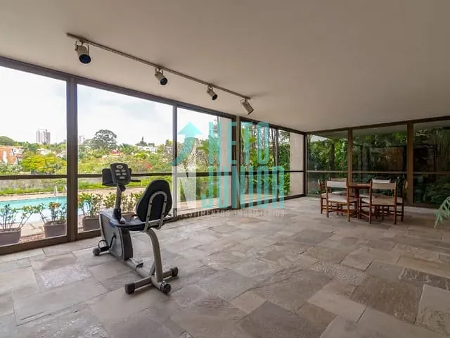 Casa com 1127m² 4 quartos e 6 banheiros, para alugar, no bairro Pacaembu em São Paulo