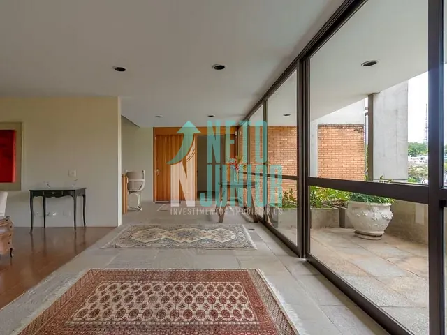 Casa com 1127m² 4 quartos e 6 banheiros, para alugar, no bairro Pacaembu em São Paulo