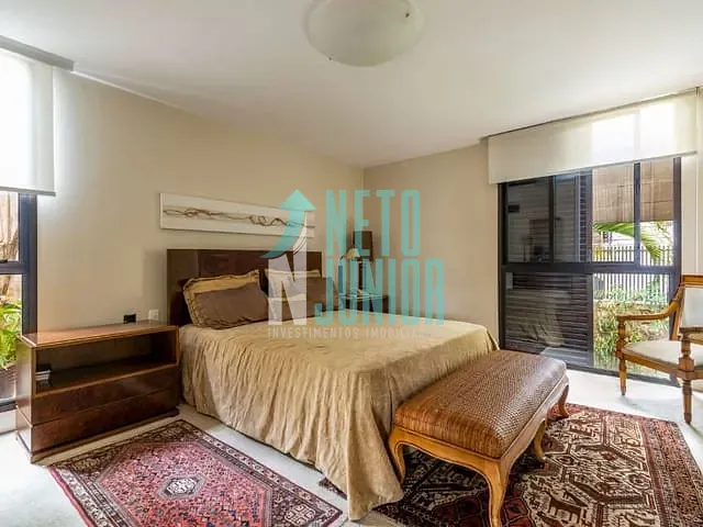 Casa com 1127m² 4 quartos e 6 banheiros, para alugar, no bairro Pacaembu em São Paulo
