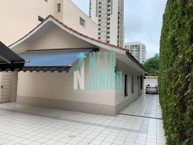 Casa com 500m² 5 quartos e 4 banheiros, para alugar, no bairro Moema em São Paulo