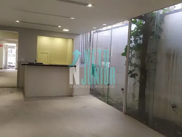Casa com 180m² 3 quartos e 4 banheiros, para alugar, no bairro Indianópolis em São Paulo