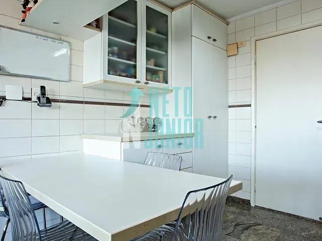 Apartamento com 520m² 4 quartos e 6 banheiros, à venda ou para alugar, no bairro Moema em São Paulo