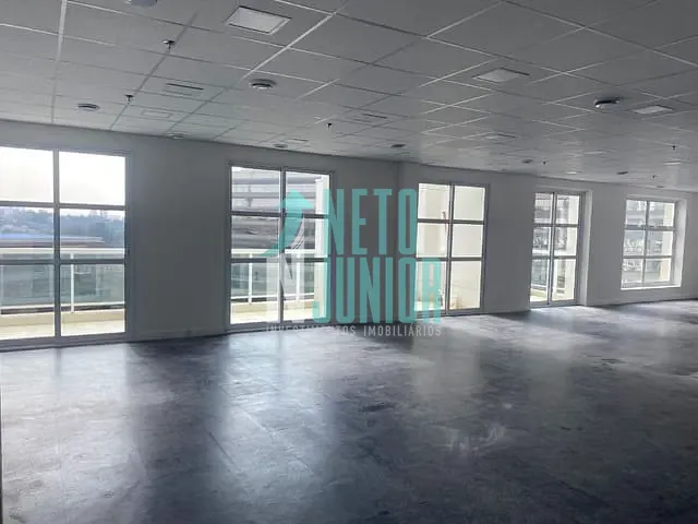 Conjunto com 260m², para alugar, no bairro Vila Cordeiro em São Paulo