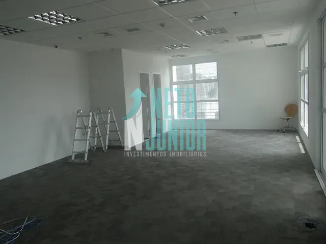 Conjunto com 170m², para alugar, no bairro Vila Cordeiro em São Paulo