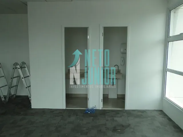 Conjunto com 170m², para alugar, no bairro Vila Cordeiro em São Paulo