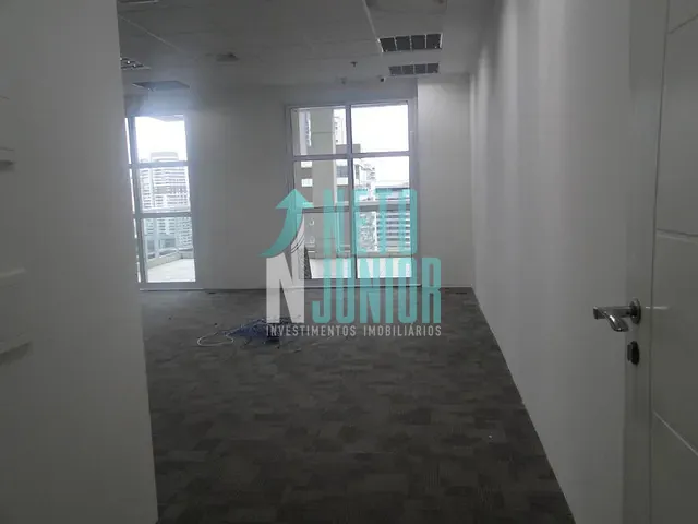 Conjunto com 170m², para alugar, no bairro Vila Cordeiro em São Paulo