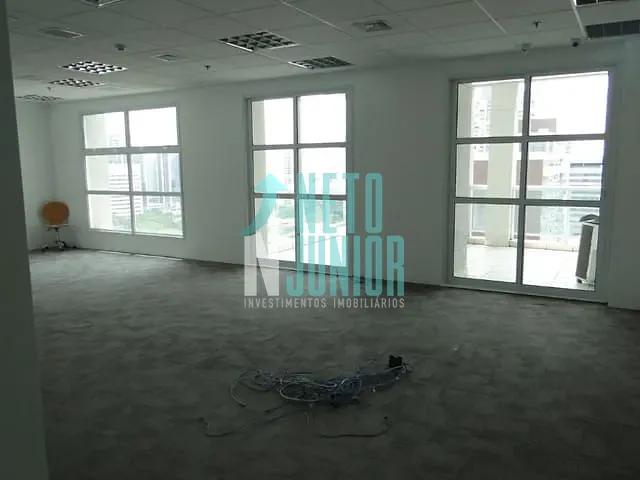 Conjunto com 170m², para alugar, no bairro Vila Cordeiro em São Paulo