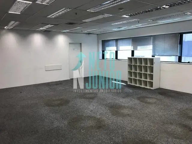 Andar corporativo com 270m², para alugar, no bairro Consolação em São Paulo