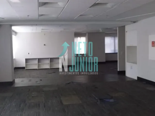 Andar corporativo com 900m², para alugar, no bairro Vila Nova Conceição em São Paulo