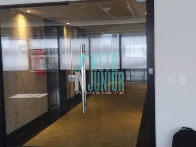 Andar corporativo com 900m², para alugar, no bairro Vila Nova Conceição em São Paulo