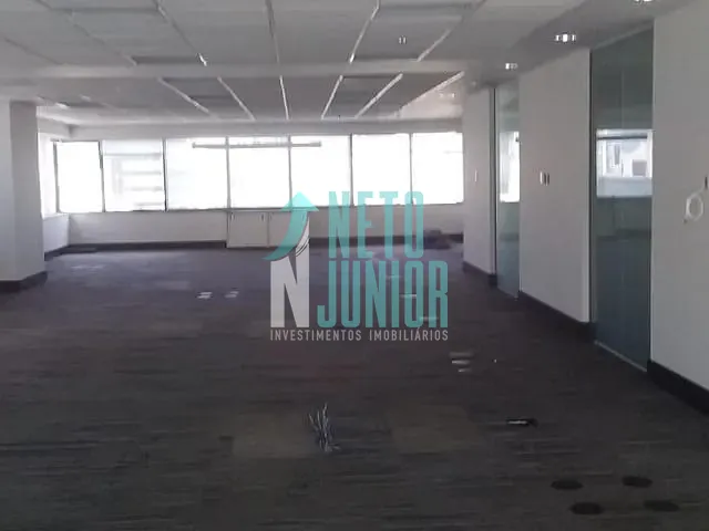 Andar corporativo com 900m², para alugar, no bairro Vila Nova Conceição em São Paulo