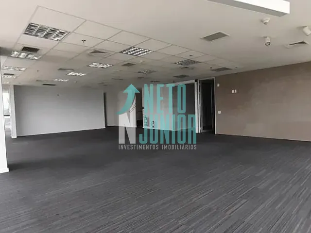 Andar corporativo com 678m², para alugar, no bairro Vila Nova Conceição em São Paulo