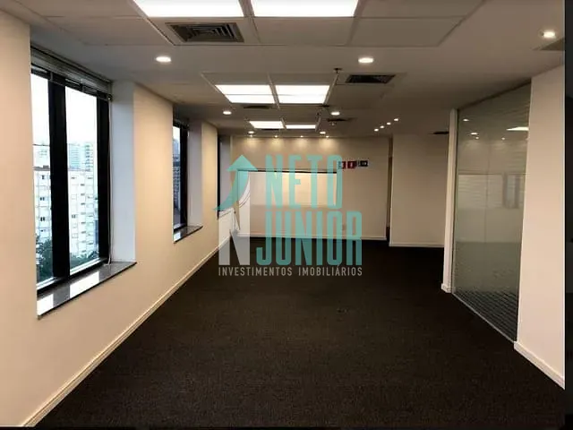 Andar corporativo com 360m², para alugar, no bairro Itaim Bibi em São Paulo