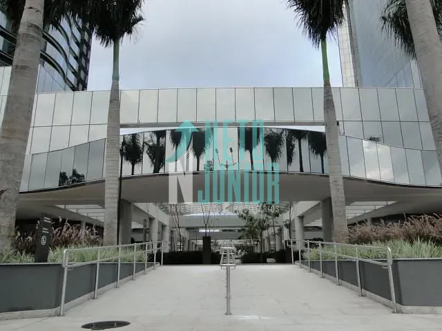 Andar corporativo com 976m², para alugar, no bairro Brooklin Paulista em São Paulo