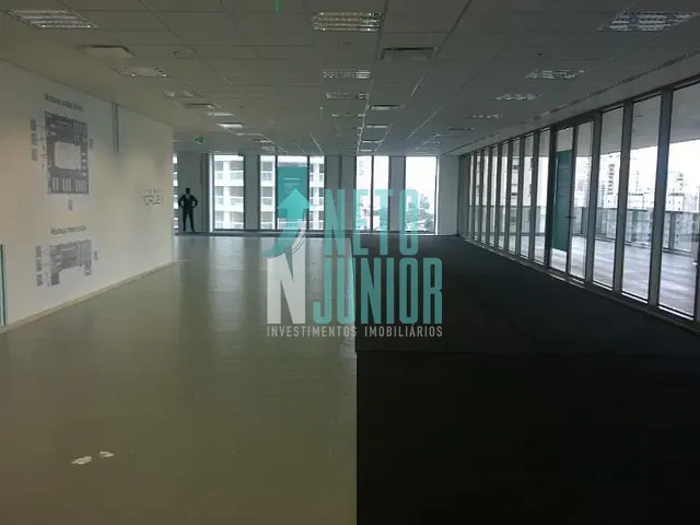 Conjunto com 1800m², para alugar, no bairro Vila Olímpia em São Paulo